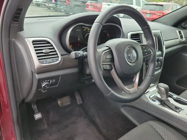 Used 2018 Jeep Grand Cherokee Laredo AWD/4WD image 24