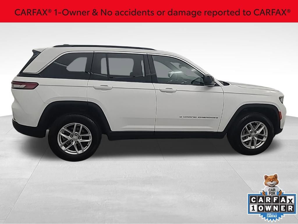 Used 2024 Jeep Grand Cherokee Laredo X image 2