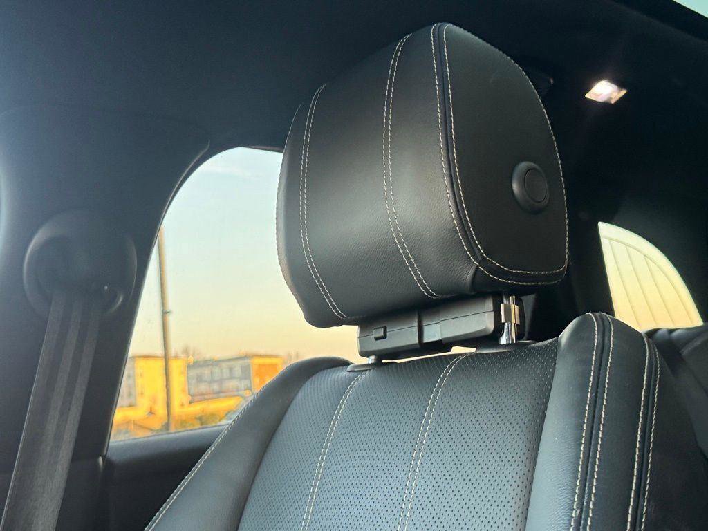 Used 2020 Land Rover Range Rover Velar S image 26