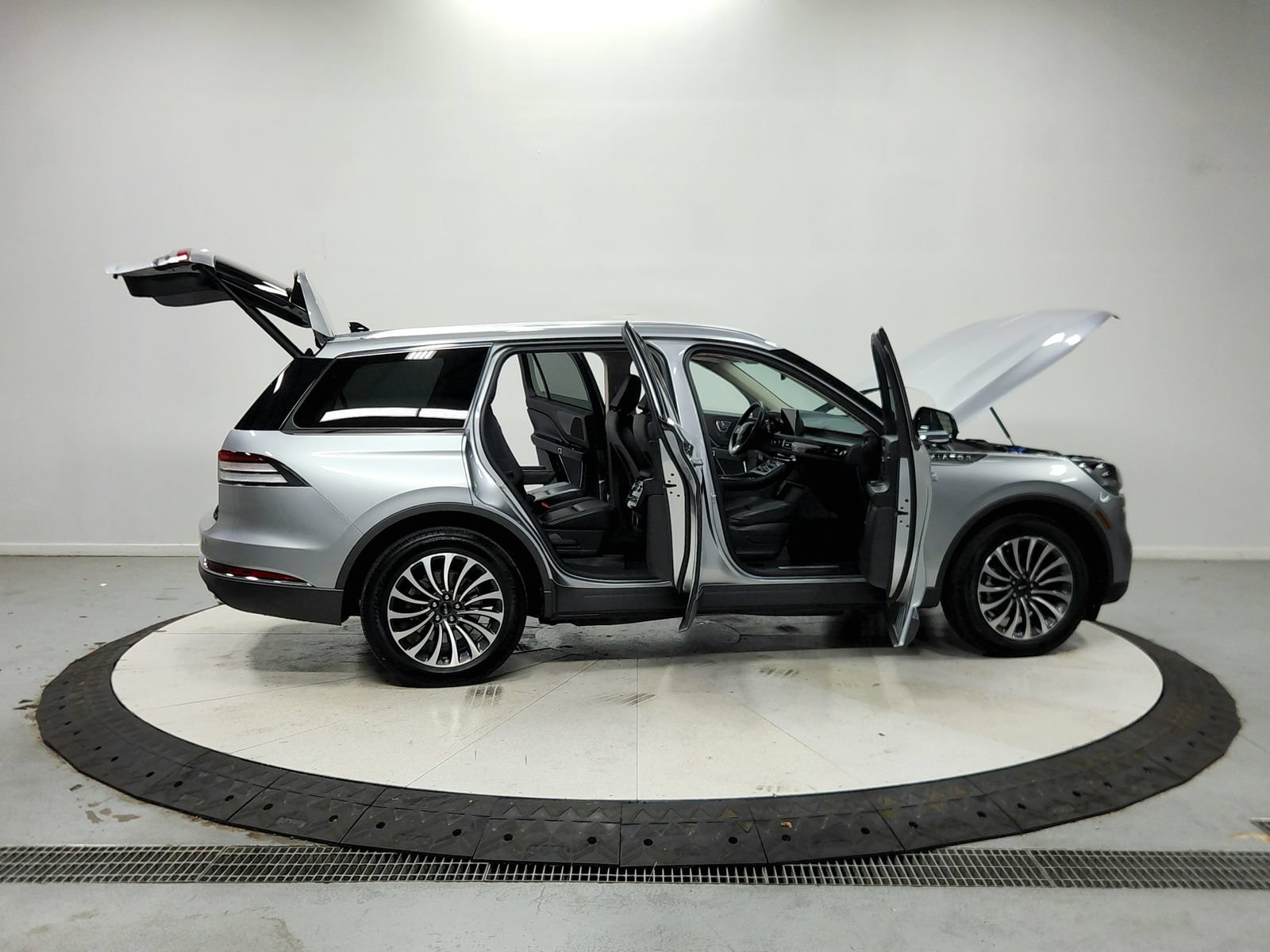 Used 2023 Lincoln Aviator AWD w/ Premium Package image 17