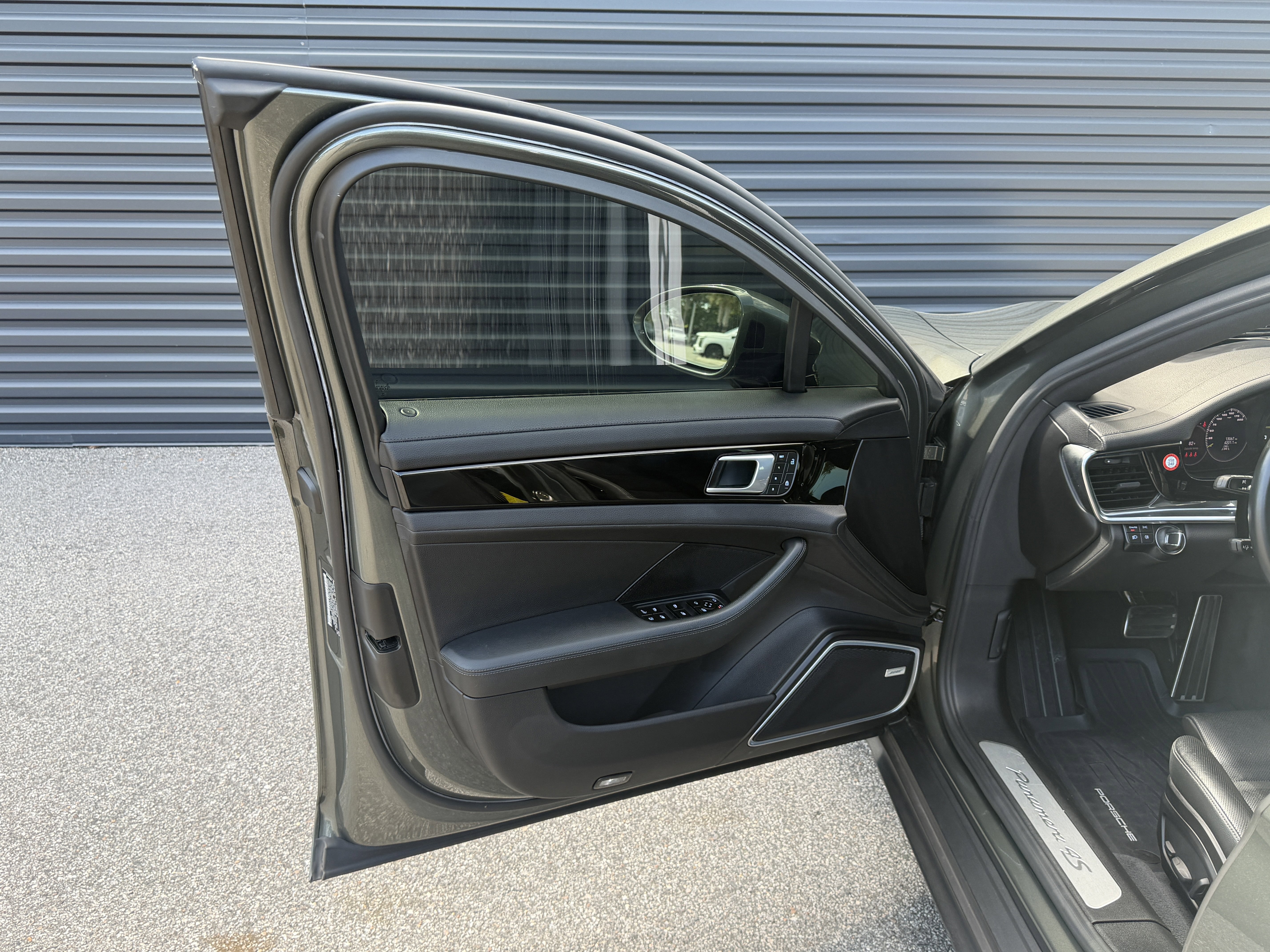 Certified 2022 Porsche Panamera 4S image 20