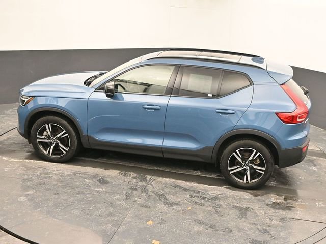 Used 2024 Volvo XC40 B5 Core image 38