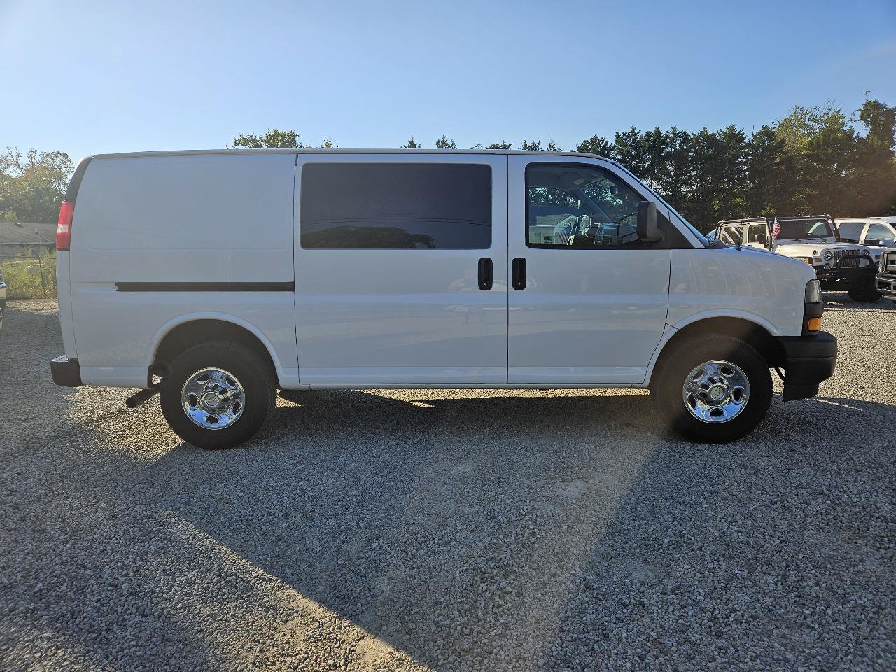 Used 2022 Chevrolet Express 2500 w/ Driver Convenience Package RWD image 6