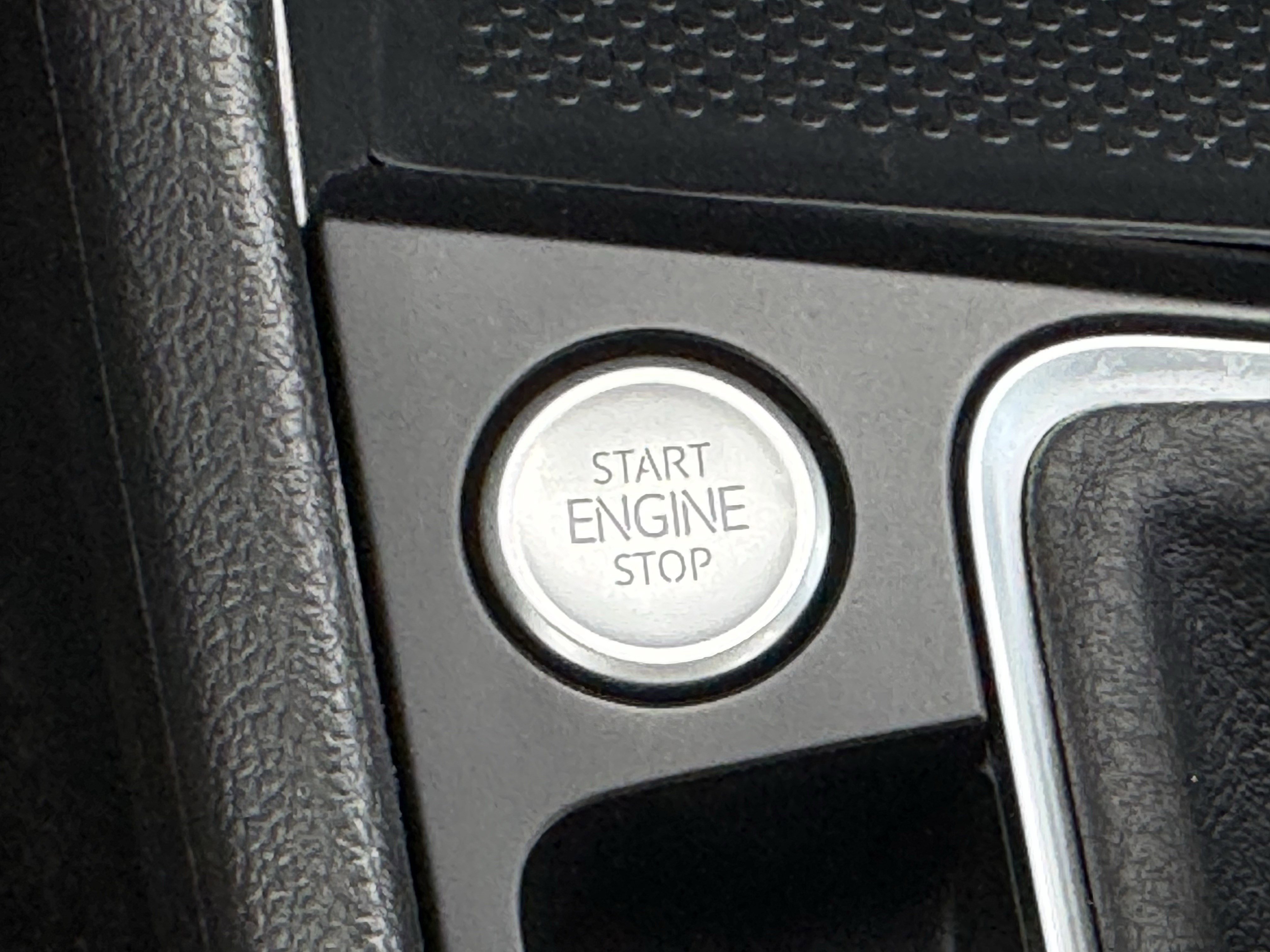 Used 2024 Volkswagen Jetta SE image 25