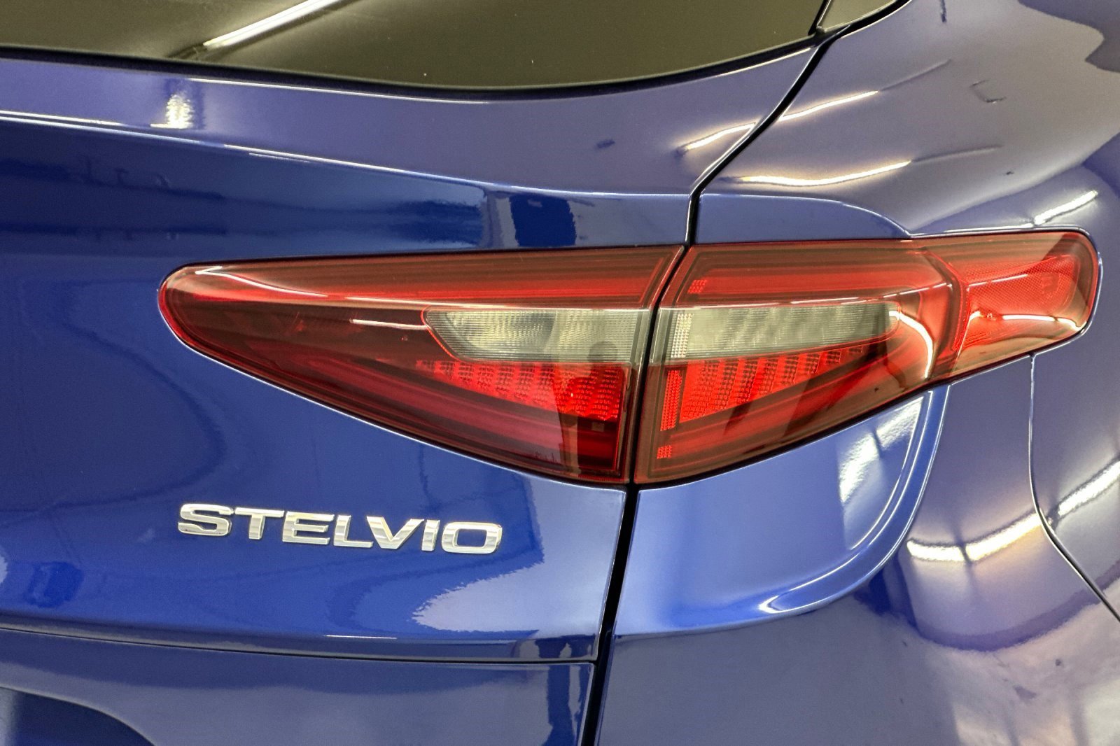 Used 2022 Alfa Romeo Stelvio Ti image 12