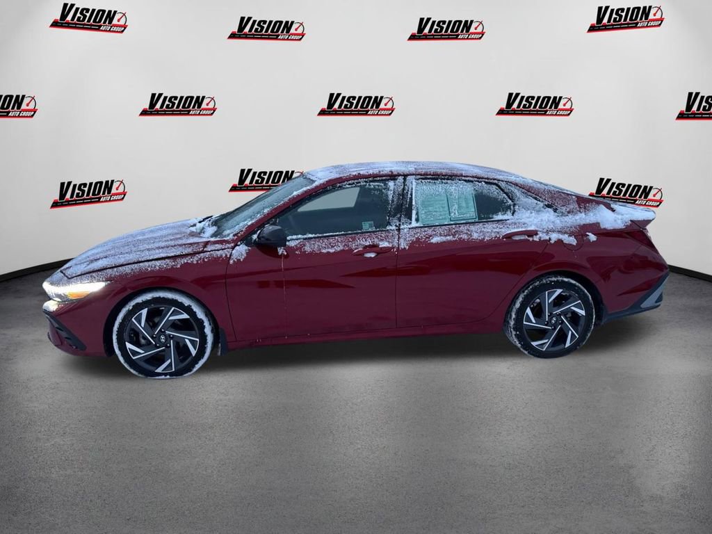 Used 2025 Hyundai Elantra Sport image 8