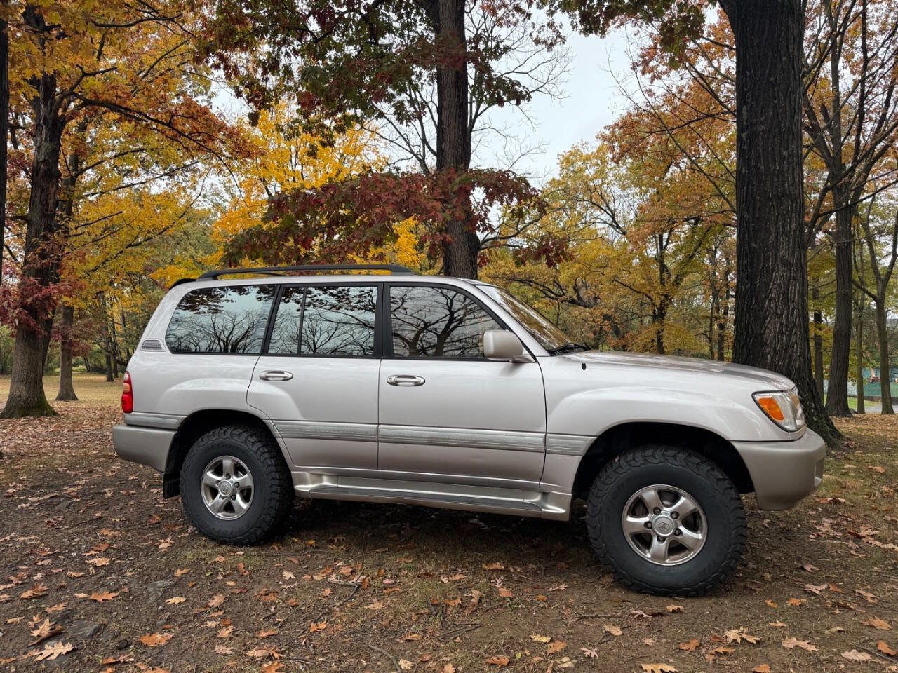 Used 2002 Toyota Land Cruiser image 1