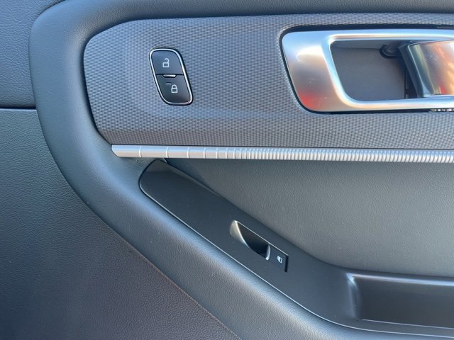 Used 2025 Ford Explorer ST-Line image 54