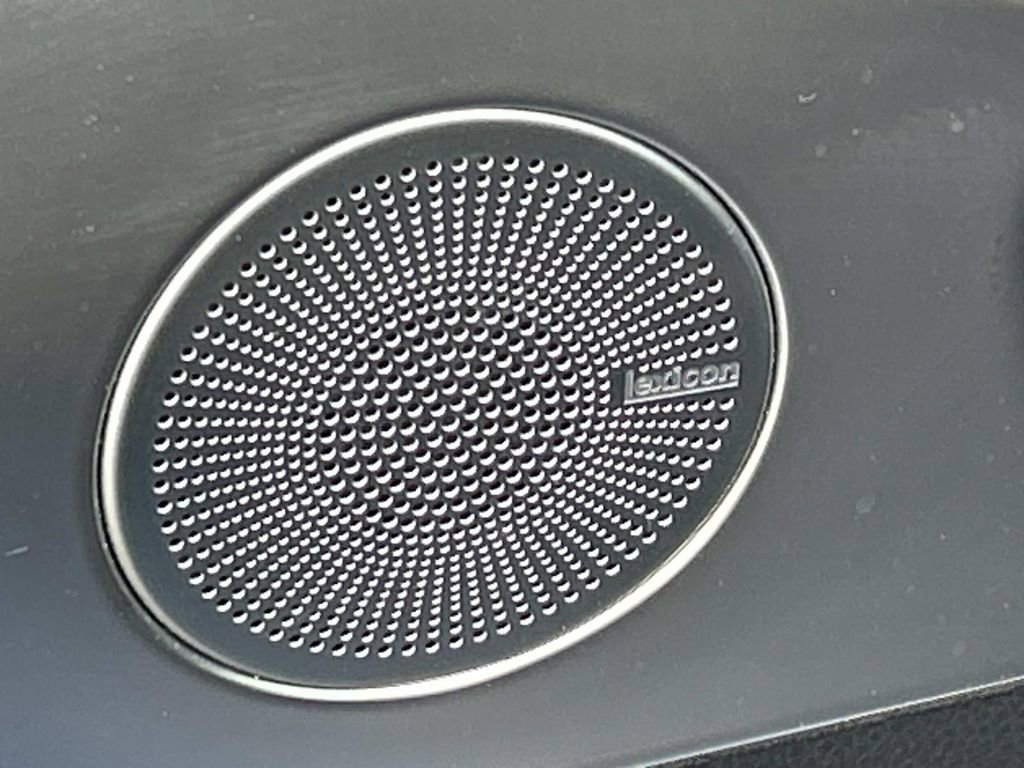 Used 2025 Genesis G70 3.3T Advanced image 19