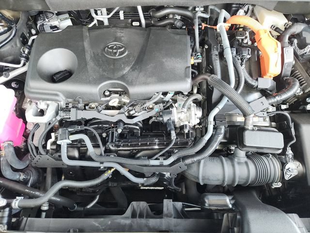 Used 2024 Toyota Highlander LE AWD/4WD image 26