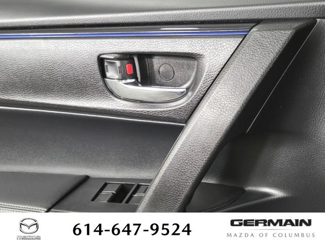 Used 2017 Toyota Corolla SE w/ SE Premium Package FWD image 28