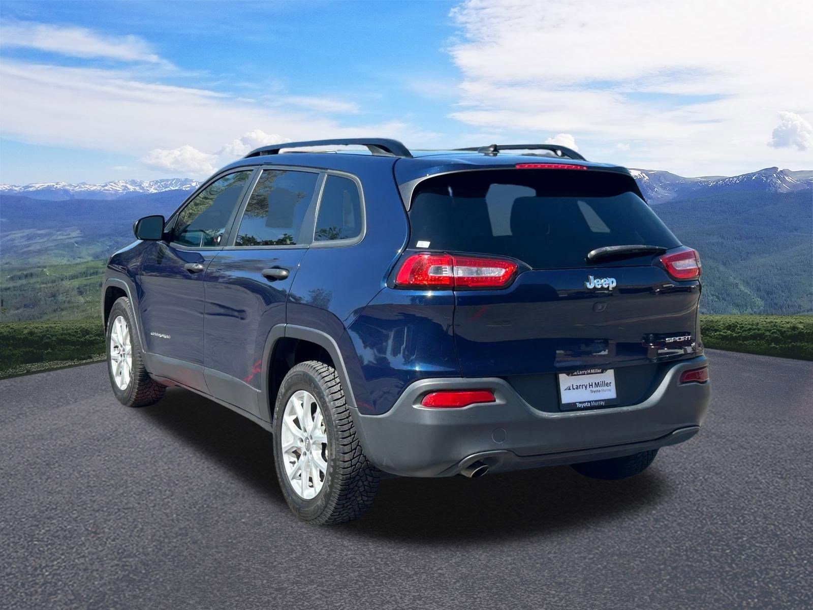 Used 2016 Jeep Cherokee Sport w/ Cold Weather Group FWD image 3