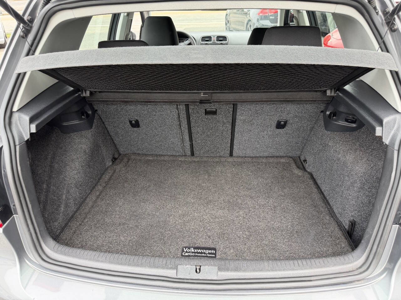 Used 2014 Volkswagen Golf 4-Door FWD image 7
