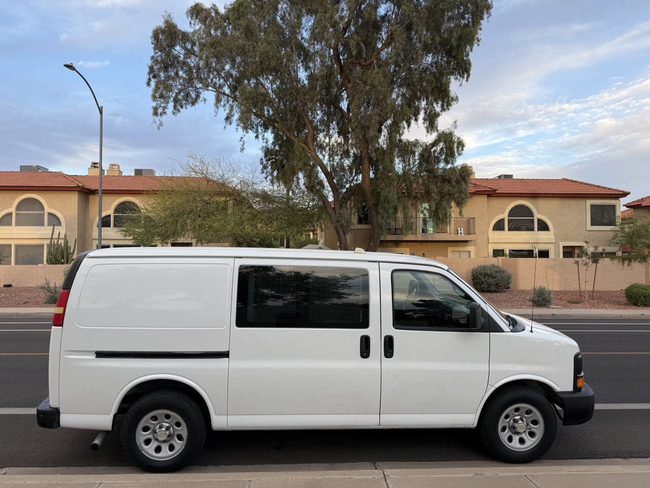 Used 2012 Chevrolet Express 1500 image 17
