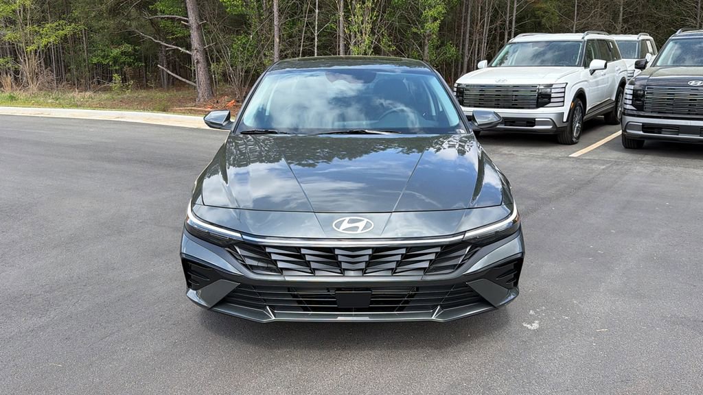 New 2026 Hyundai Elantra Limited image 2