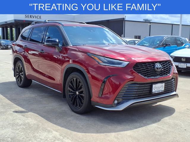 Used 2023 Toyota Highlander XSE FWD image 4