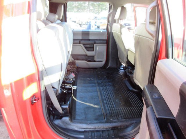 Used 2017 Ford F550 2WD Crew Cab Super Duty image 25