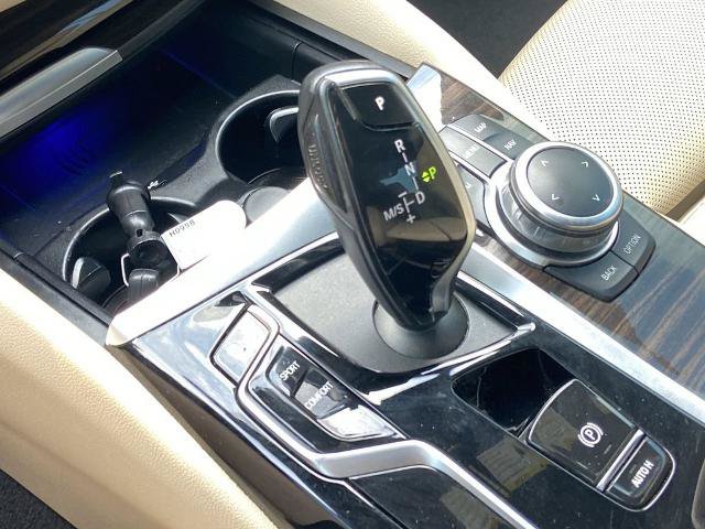 Used 2022 BMW 530i RWD image 12