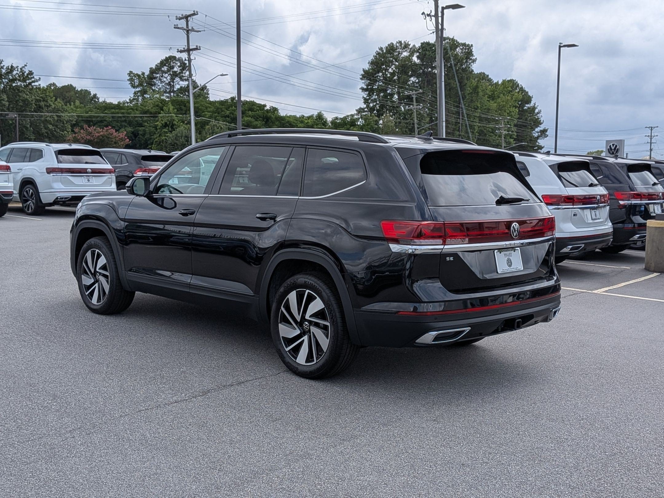 New 2026 Volkswagen Atlas SE FWD image 5