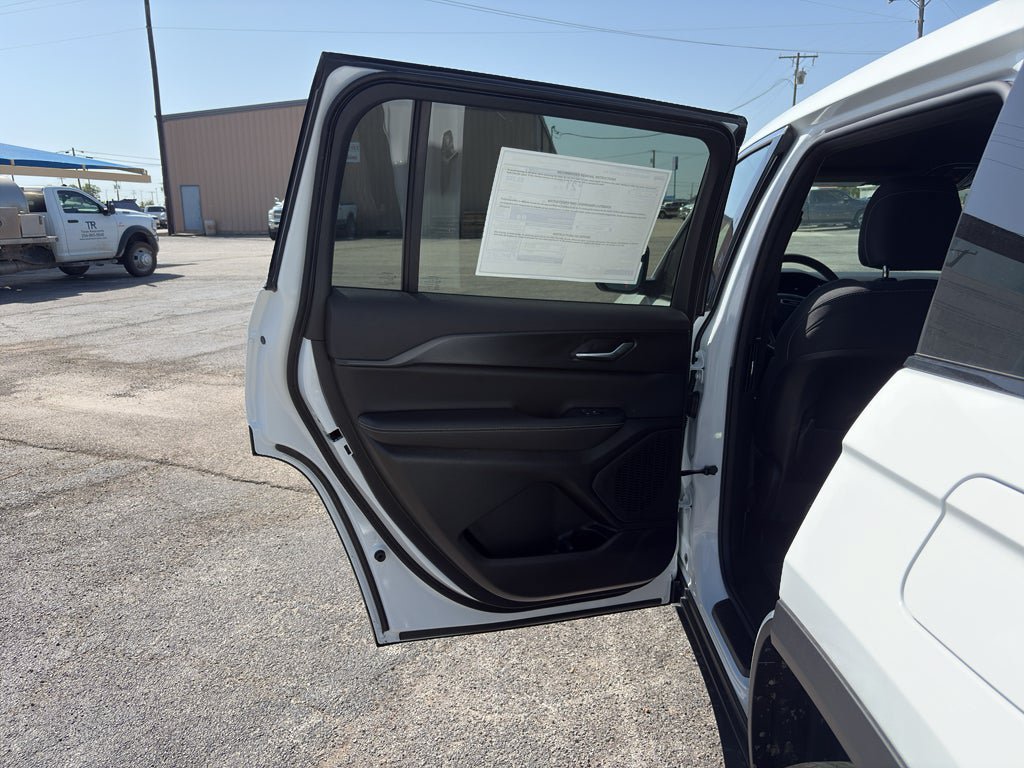 New 2026 Jeep Grand Cherokee L Laredo AWD/4WD image 12