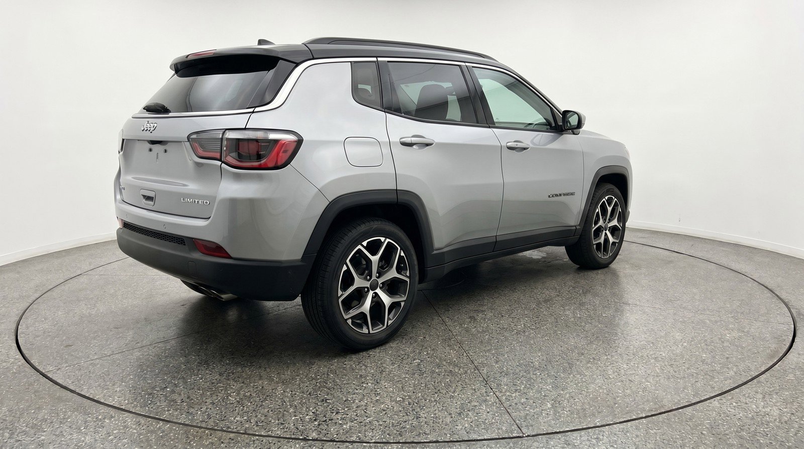 Used 2025 Jeep Compass Limited AWD/4WD image 9