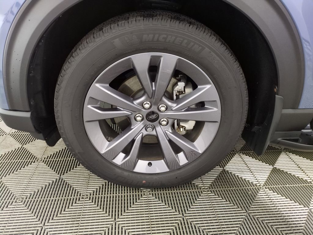 Used 2025 Ford Explorer Active w/ Active Comfort Package AWD/4WD image 30