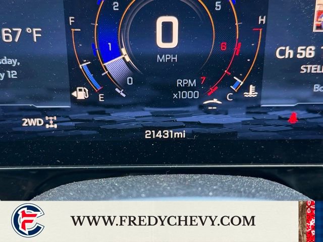 Used 2025 Chevrolet Suburban Premier AWD/4WD image 11