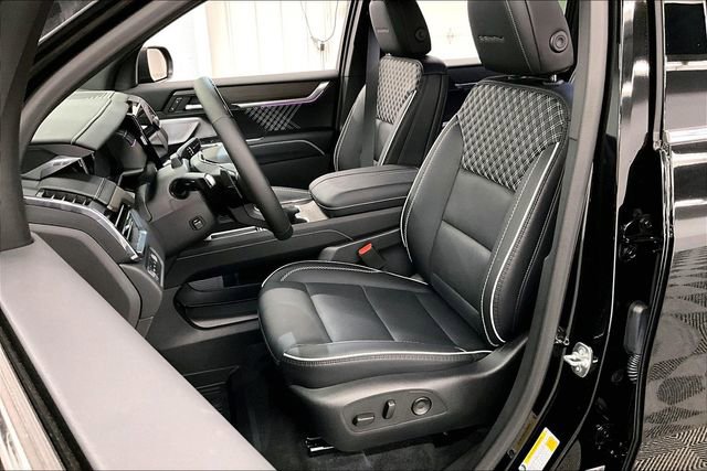 Used 2025 GMC Acadia Denali w/ Super Cruise Package image 24