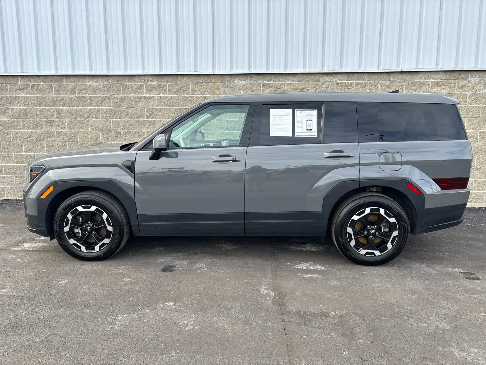 Used 2025 Hyundai Santa Fe SE image 5