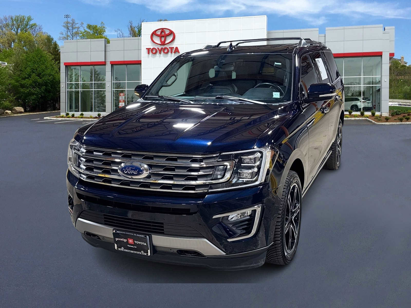 Used 2021 Ford Expedition Limited image 1
