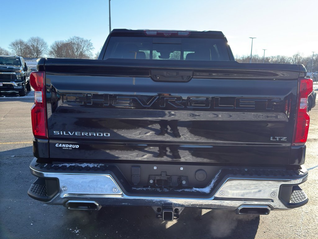 Used 2022 Chevrolet Silverado 1500 LTZ w/ LTZ Premium Package image 7