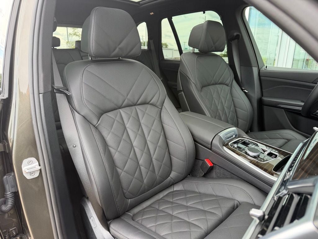 Used 2026 BMW X5 xDrive50e AWD/4WD image 16