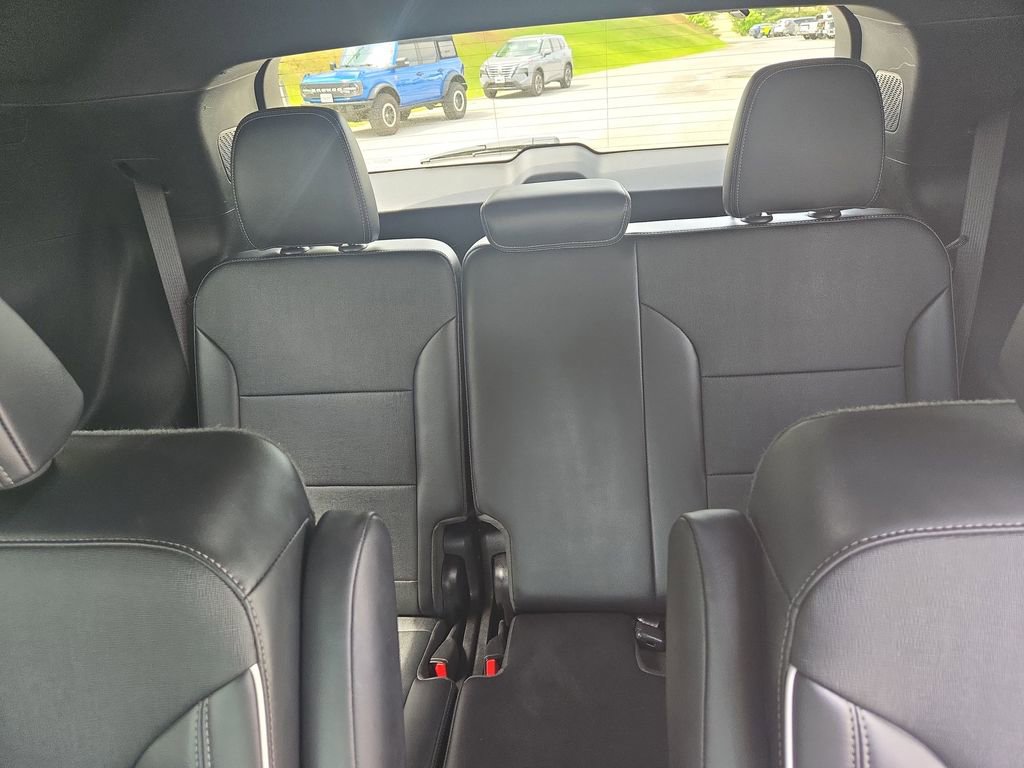 Used 2025 Buick Enclave Preferred FWD image 31