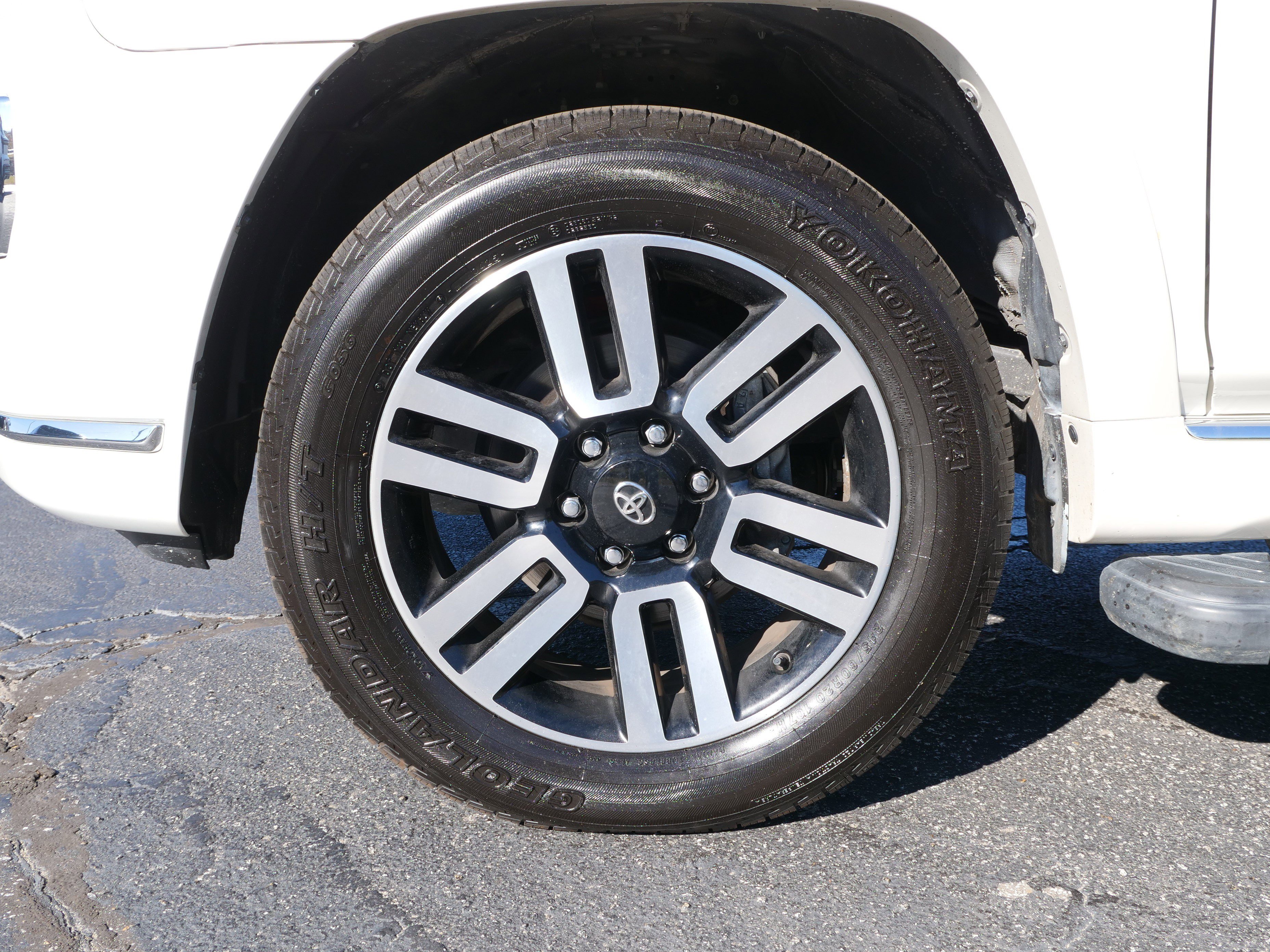 Used 2022 Toyota 4Runner Limited image 13