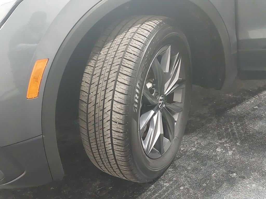 Used 2023 Volkswagen Tiguan SE image 51