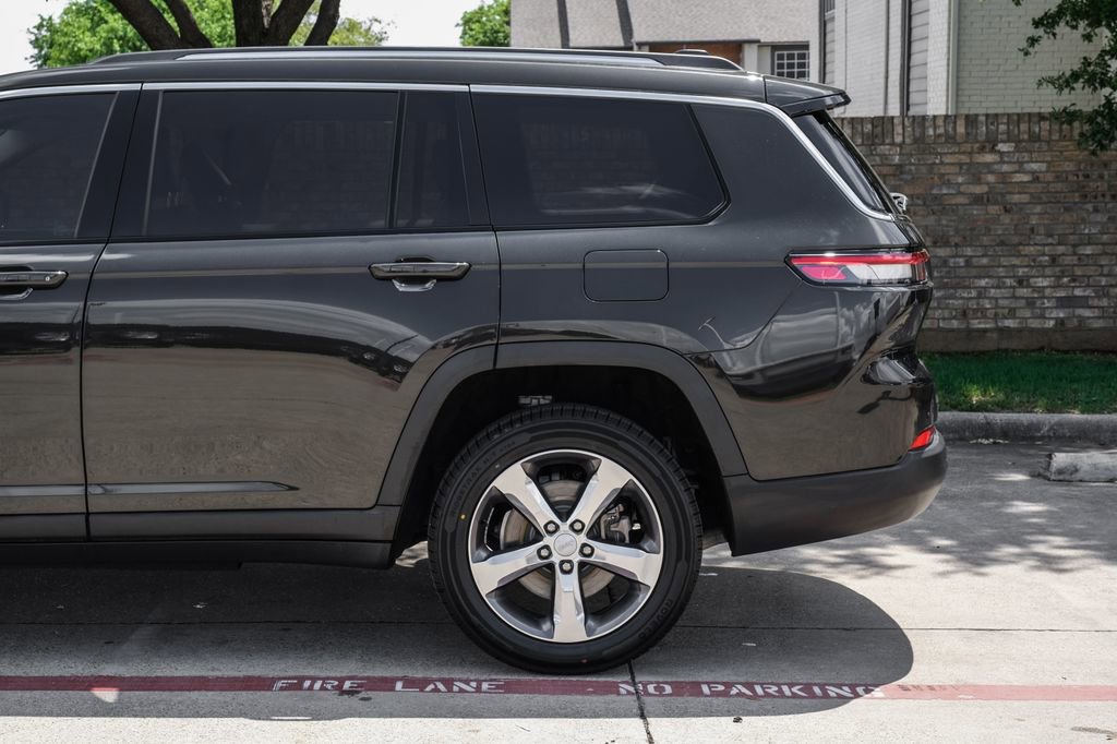 Used 2022 Jeep Grand Cherokee L Limited RWD image 23