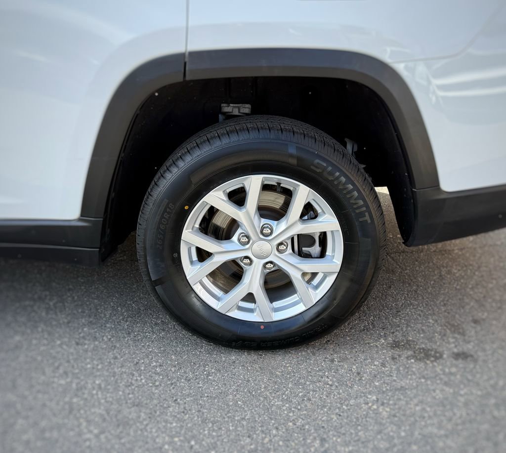 Used 2023 Jeep Grand Cherokee L Limited image 14