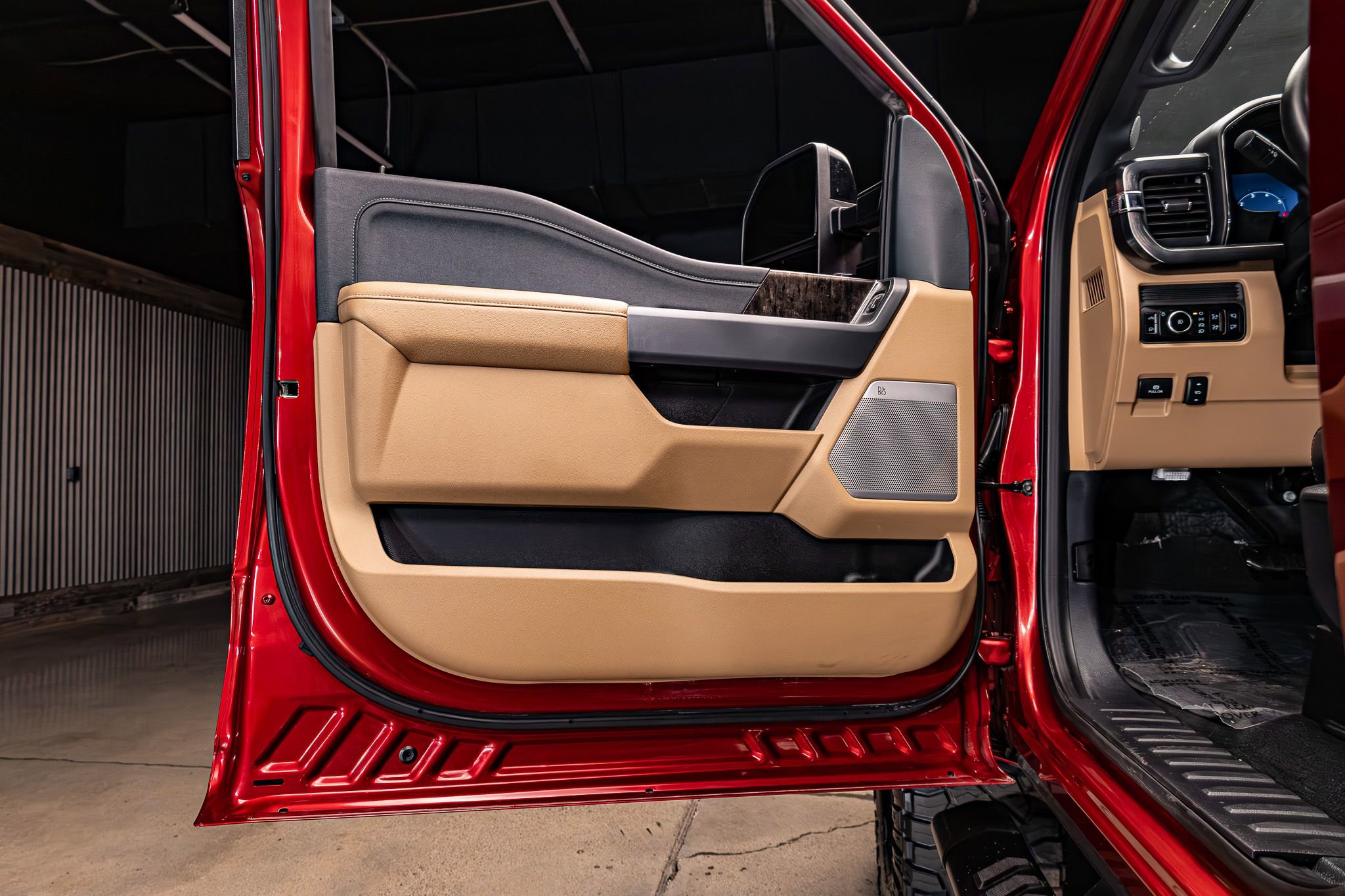 Used 2025 Ford F250 Lariat image 29