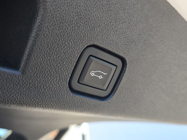 Used 2024 GMC Acadia AT4 AWD/4WD image 13