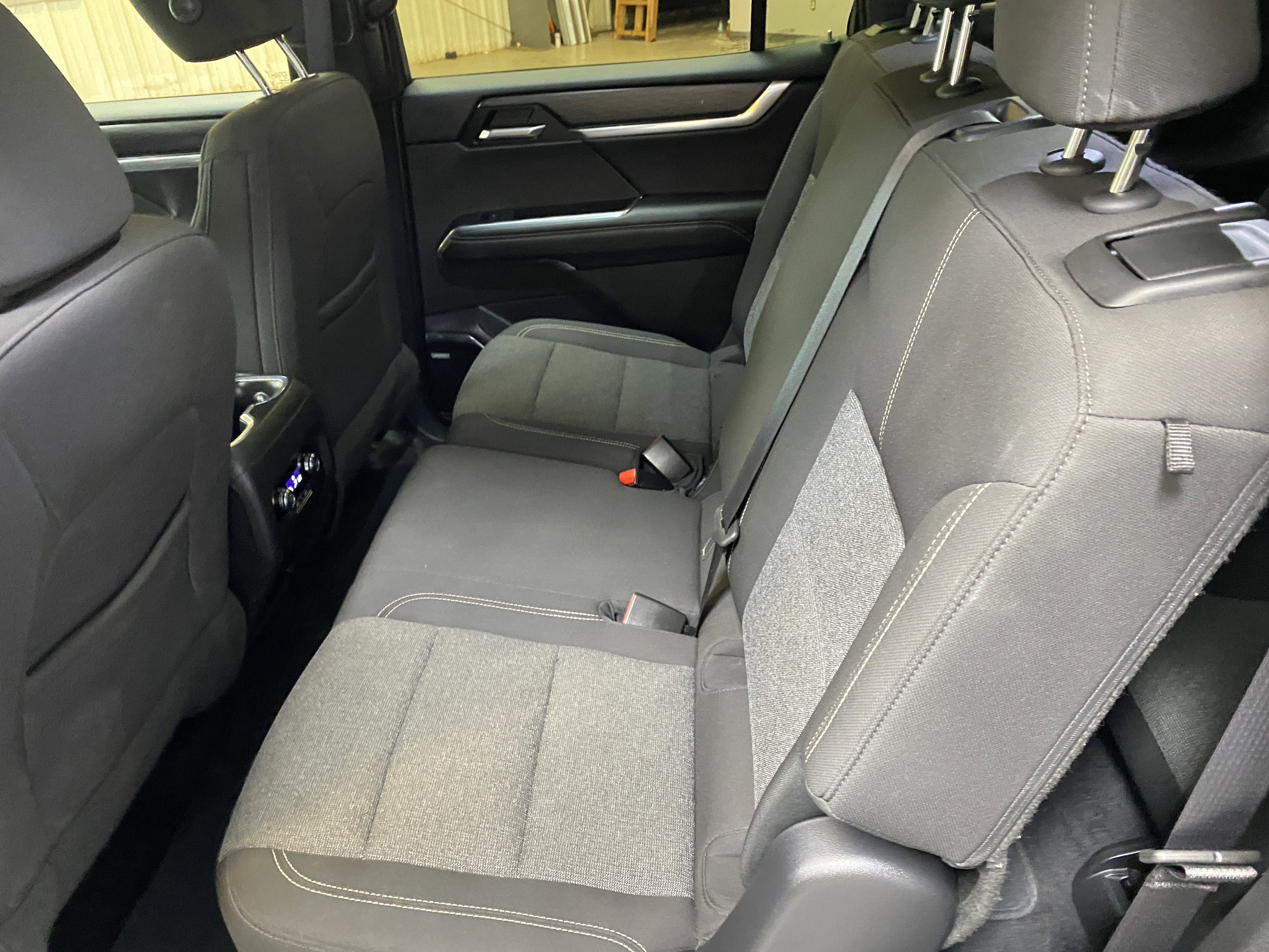 Used 2025 GMC Acadia Elevation image 24