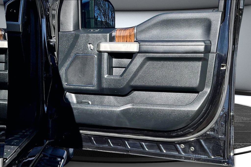 Used 2020 Ford F150 Lariat image 27