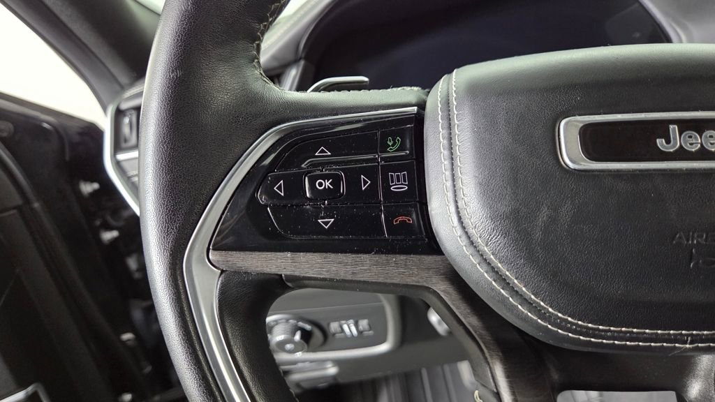 Used 2022 Jeep Grand Cherokee Overland w/ Luxury Tech Group IV image 17