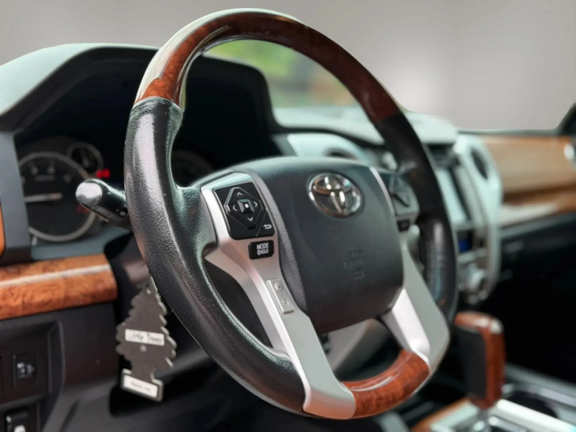 Used 2015 Toyota Tundra 1794 Edition AWD/4WD image 25
