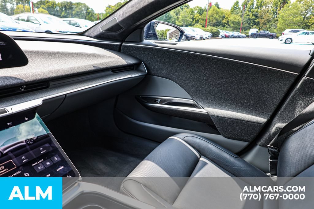Used 2024 Lucid Air Pure RWD image 40