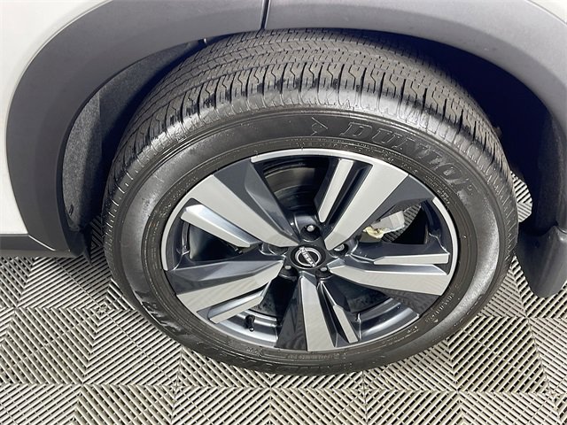 Used 2025 Nissan Rogue SL w/ Tech Package image 33