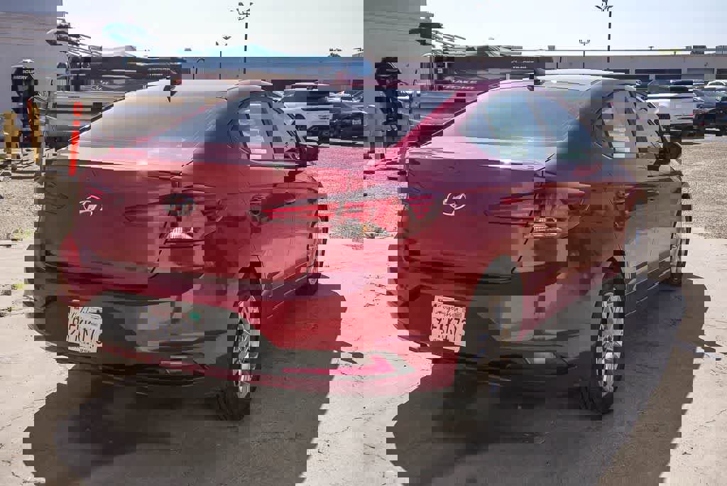 Used 2019 Hyundai Elantra SEL image 9