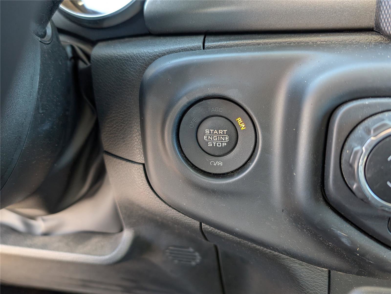 Used 2023 Jeep Gladiator Sport image 21