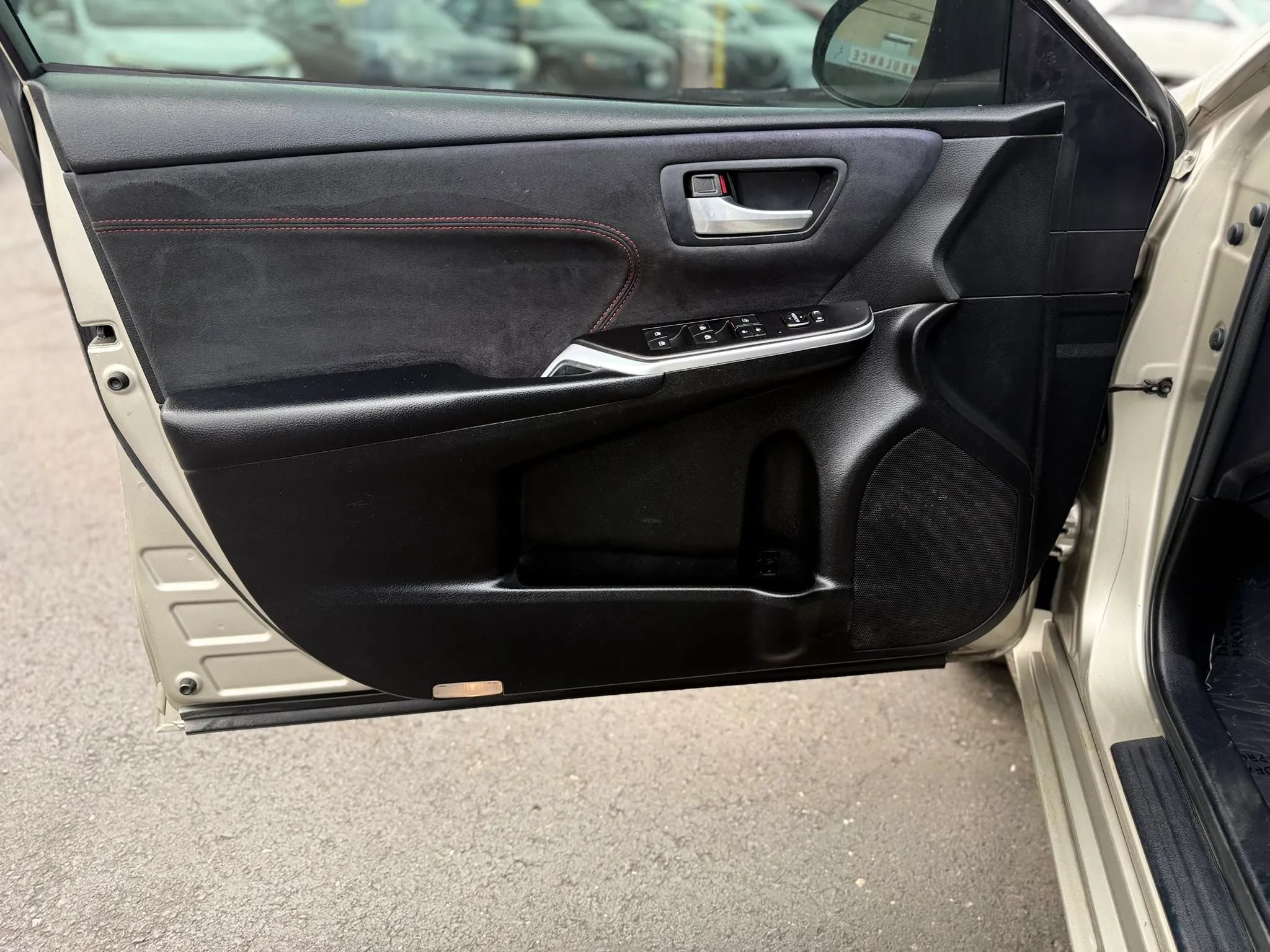 Used 2017 Toyota Camry XSE FWD image 19