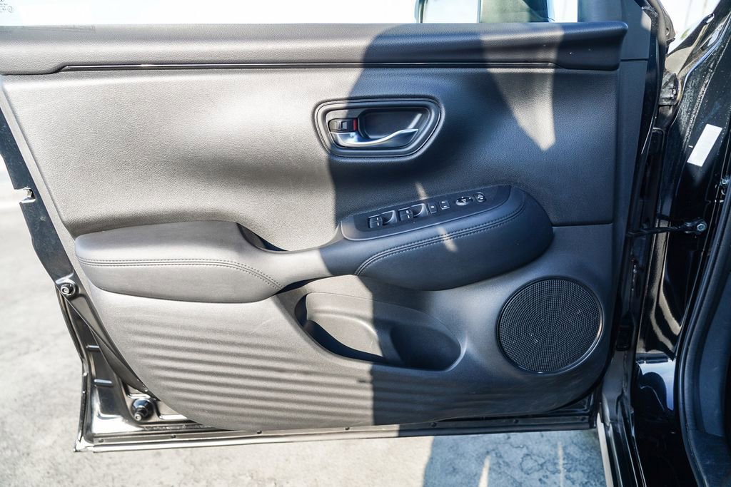 Used 2023 Honda HR-V LX image 21