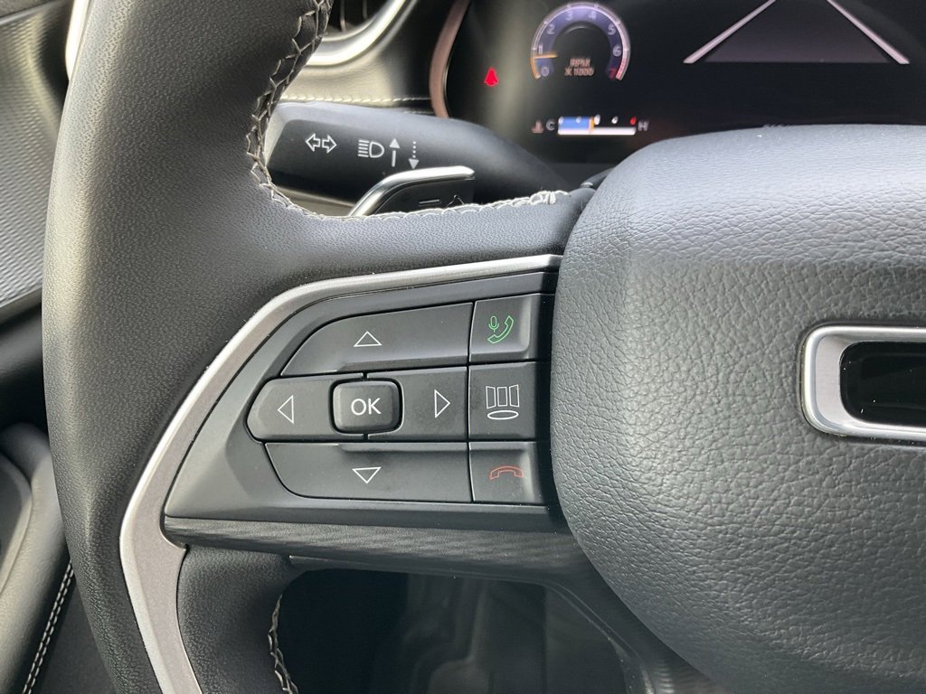 Used 2023 Jeep Grand Cherokee Altitude image 6